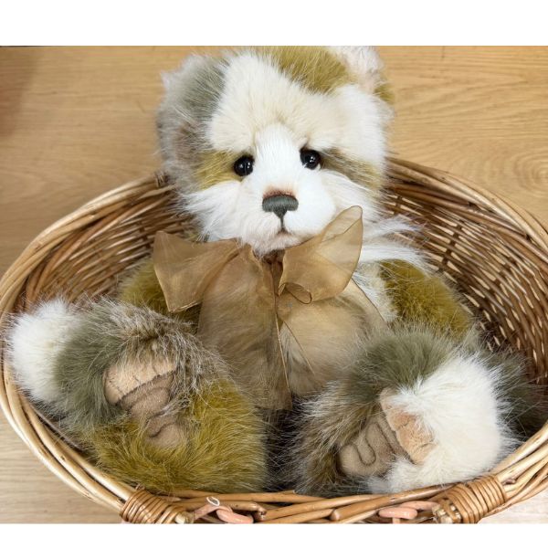 Charlie Bears Gooseberry Pie